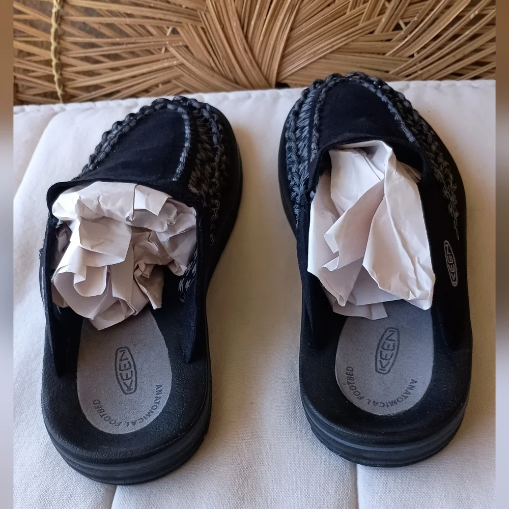 Keen Black Slip-On Shoes with Braided Accents_11.5